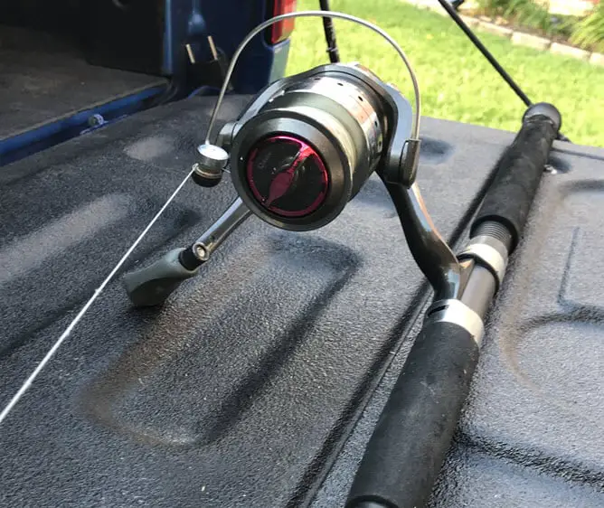 how to cast a spinning reel accurately